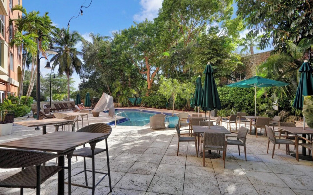 Relaxing Condo with Free Parking