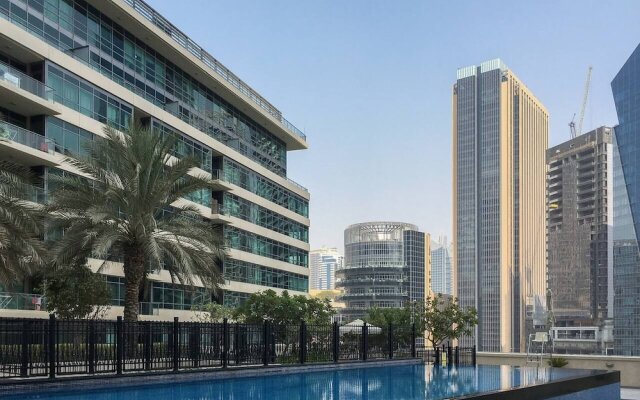 Stylish + Bright 1BR With Dubai Marina Views!