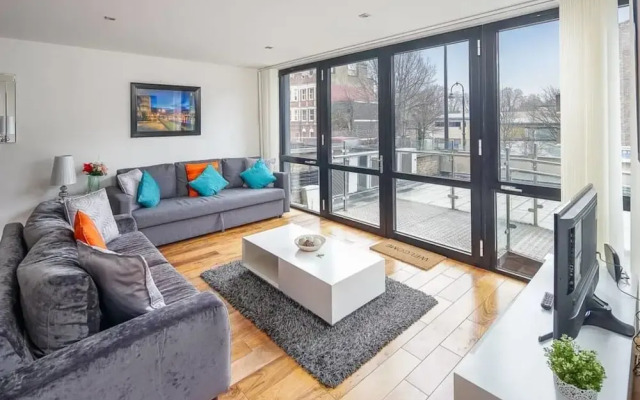 Modern 2bed 2bath, Sleeps 6, 4mins to Euston