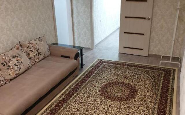 Apartment on Metallurgov 32