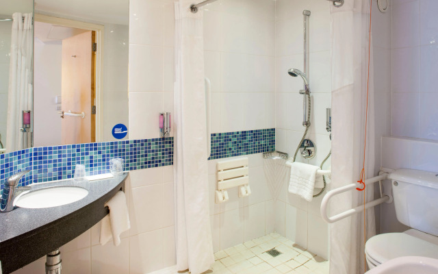 Holiday Inn Express London Stansted Airport by IHG