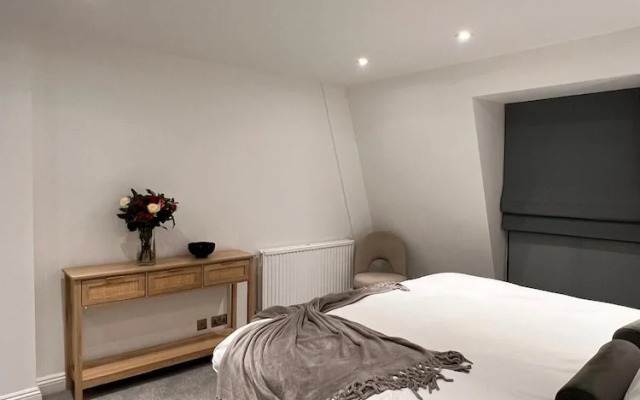 Mayfair Piccadilly Apartment