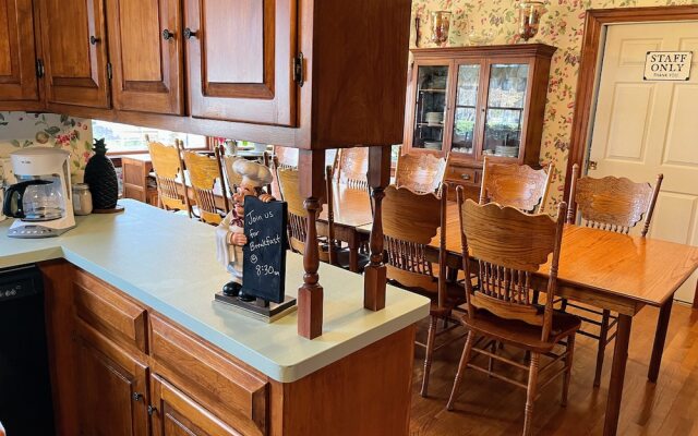 The Virginia Cliffe Inn