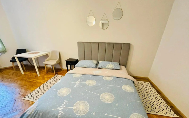 Крехівська 5, затишні апартаменти з двома спальнями