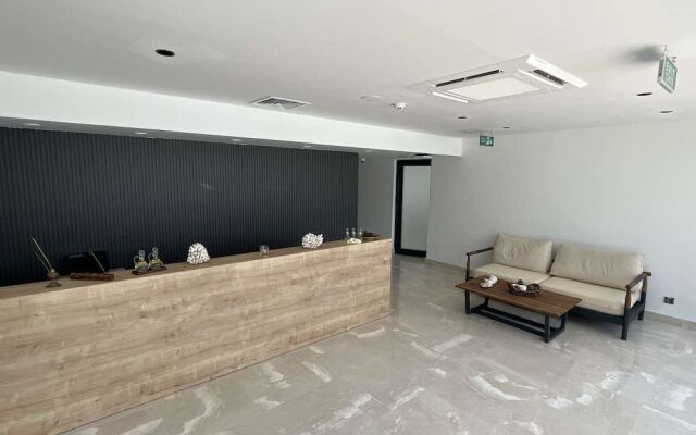 Lures Hotel