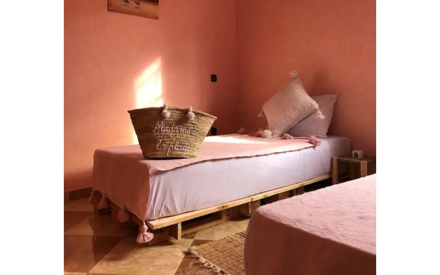 SaltSkin Surf House - Adults Only