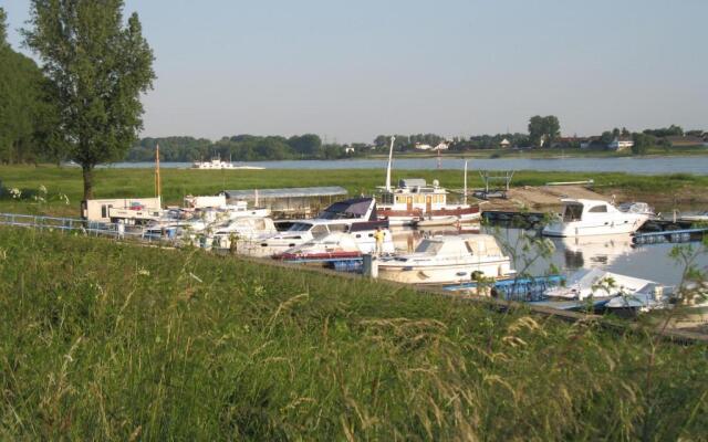 RheinRiver Guesthouse - Direkt am Rhein