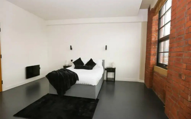 The Nichols Building Spacious 3-bedroom Apartment