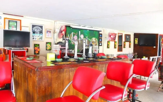 Laylas Place - Resort