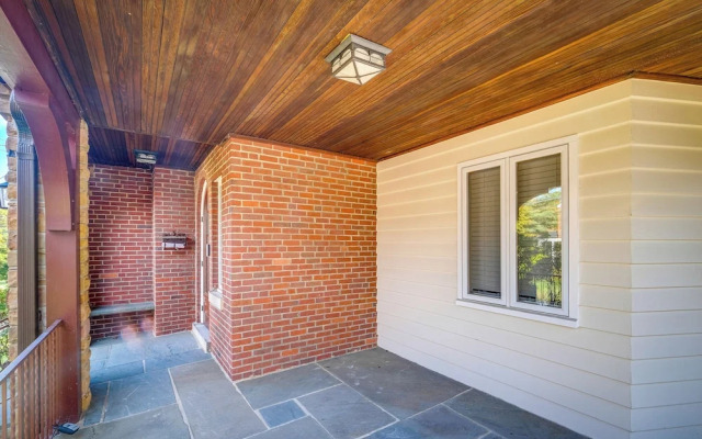 Silver Springs Home: Walk to Downtown!