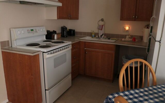 Grand Canyon Caverns Inn