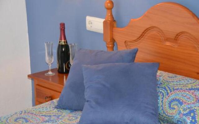 Hostal Residencia Mena