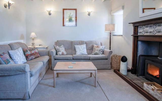 Tregoyr - 3 Bedroom Holiday Home - St Florence