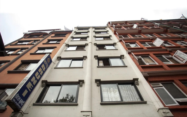 SPOT ON 465 Hotel Brunei Holiday Inn