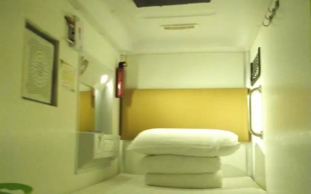 Shangjian Capsule Apartment Hangzhou East Railway Station