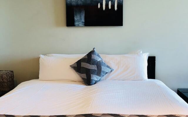 Astonishing Docklands View Deluxe Room