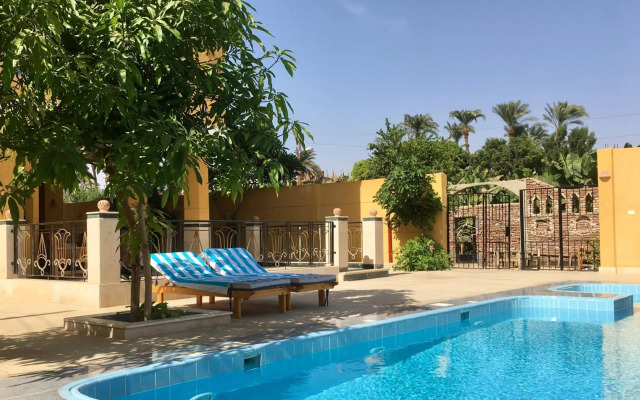 Jewel Howard Carter Hotel