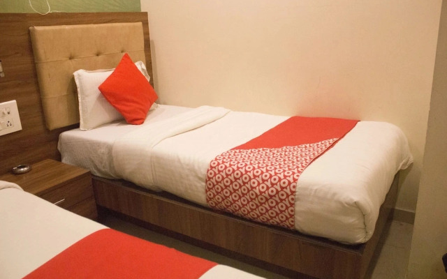 OYO 7154 Hotel Highland Residency