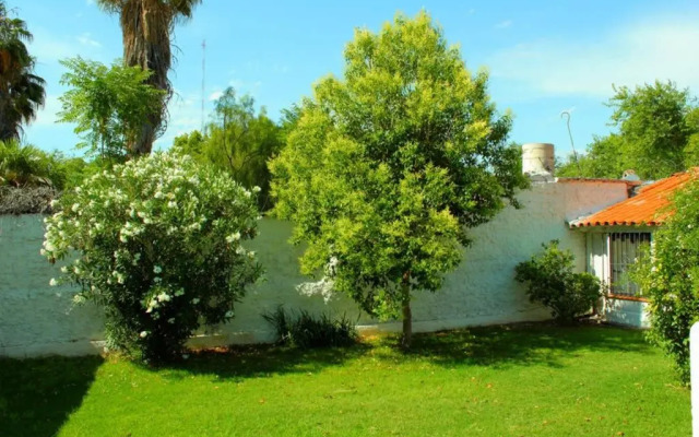 Big beautiful house with garden in 5ta Sección neighbourhood