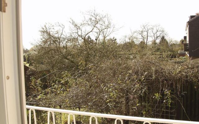 Tolstov-Hotels Great House