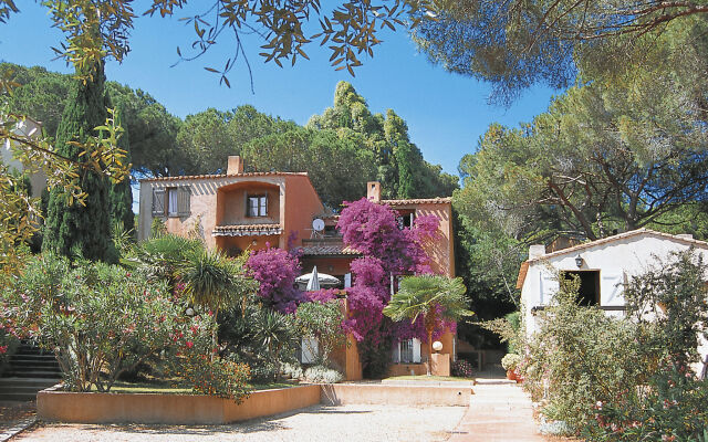 Holiday Home Domaine des Restanques (MAX151)