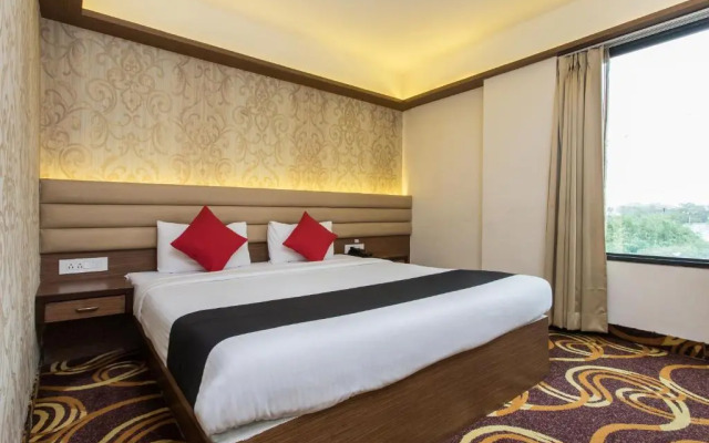 Solaris Hotel and Club