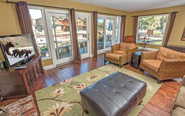 2073 Traverse Court By Redawning