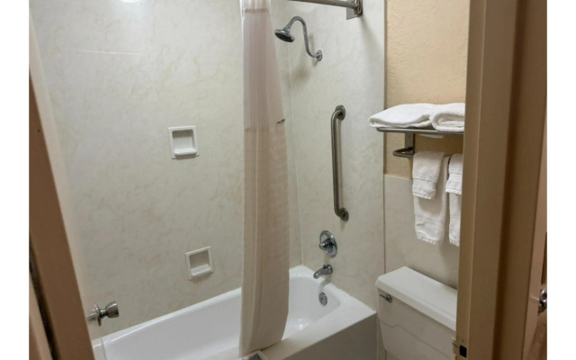 Travelodge by Wyndham Harriman