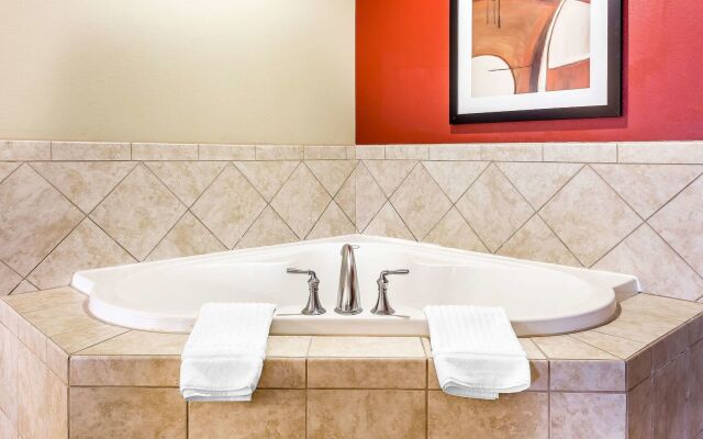 Comfort Suites Charleston West Ashley