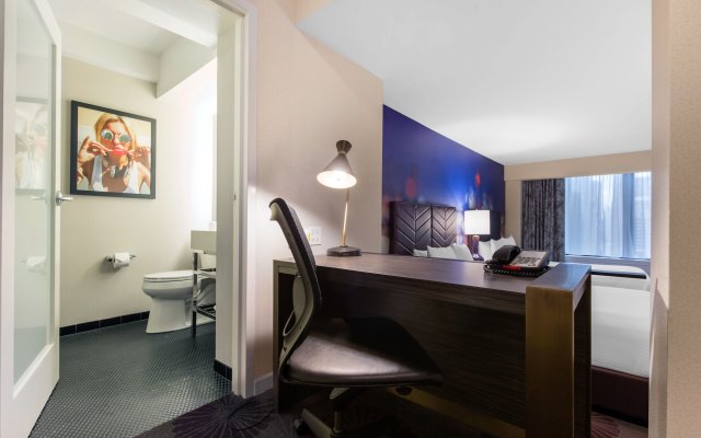 The Chicago Hotel Collection Magnificent Mile Hotel & Suites 