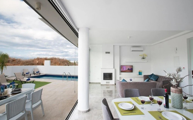 Villa Nataly AQ Ol24