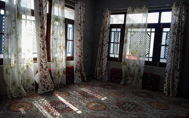 POP 92683 Tabasum Homestay