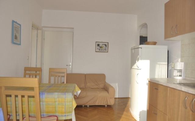 Apartment Petar - 6m from the sea: A1 Barbat, Island Rab