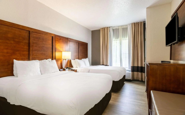 Comfort Suites near I-80 and I-94