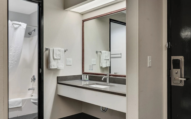 Baymont Inn And Suites La Cros