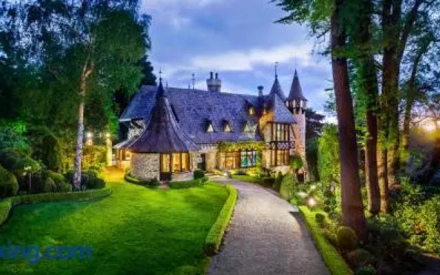 Thorngrove Manor