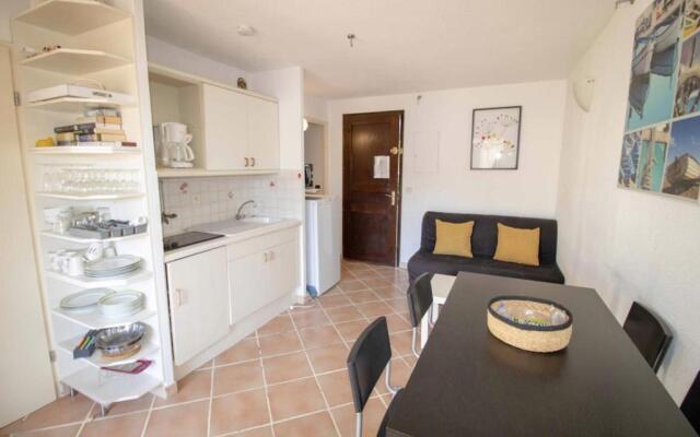 NICE 25 m BRIGHT with BALCONY and POOL