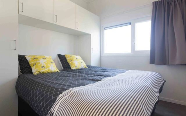 Modern chalet with dishwasher, only 18 km. from Rotterdam