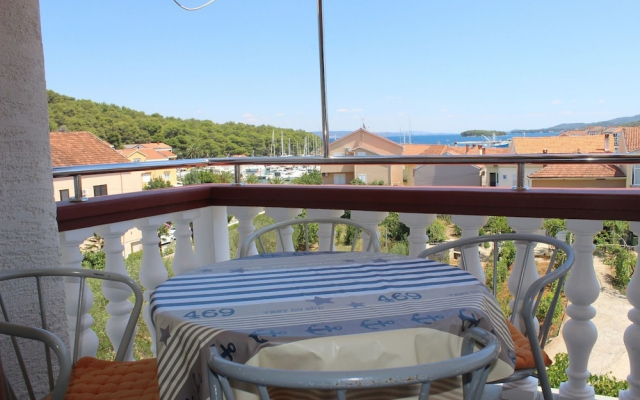 Ivy - Free Parking - A3