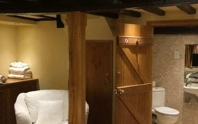 Heathrow Cottages B&B