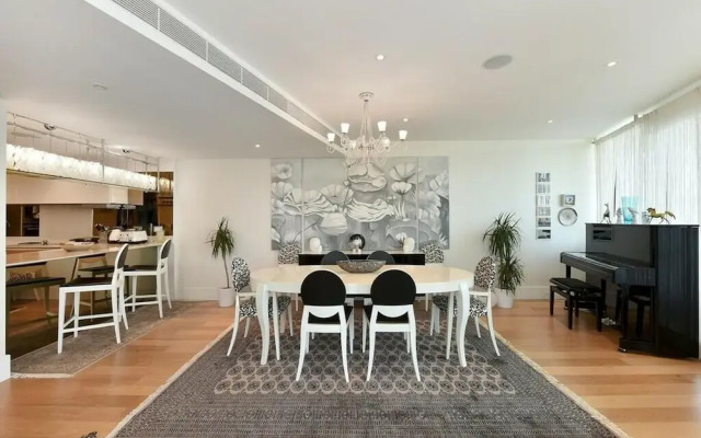 Luxury City Apartment in London Battersea Reach