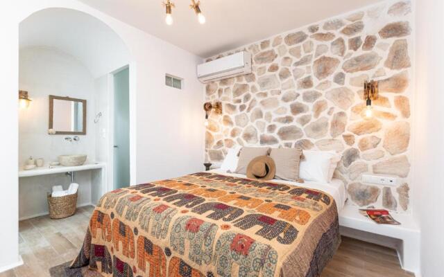 White Luxurious Apartment IΙI