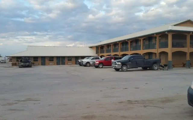 Derrick Inn