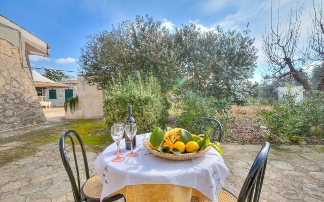 Villa Degli Dei With Garden and Pool