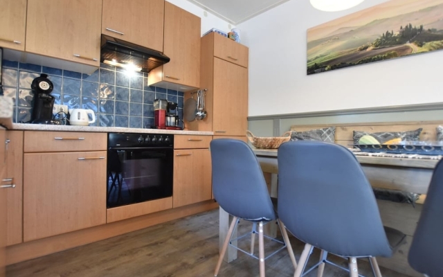 Cozy Holiday Home in Reutum with Hot Tub