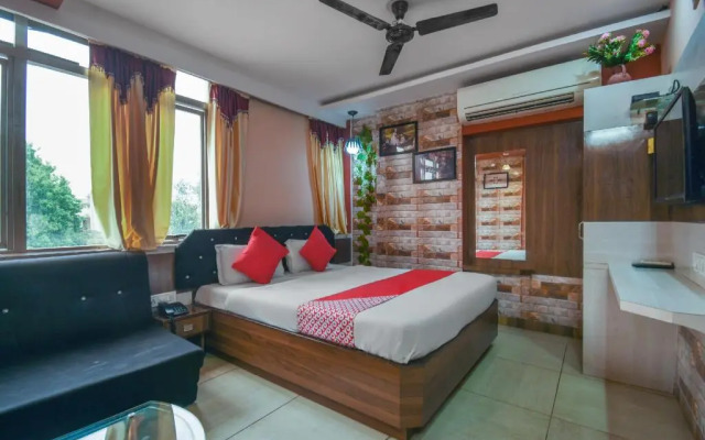 Hotel Golden Palace by OYO Rooms