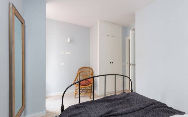 Lovely 2-bed Penthouse in the Lovely Gràcia