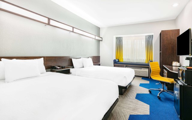 Microtel Inn & Suites by Wyndham Austin Airport