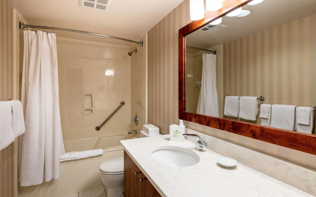 Victoria Regent Waterfront Hotel & Suites