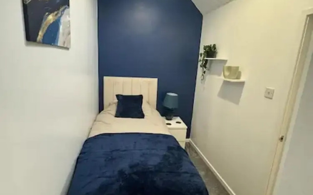 3 Floor 2 Bedroom House
